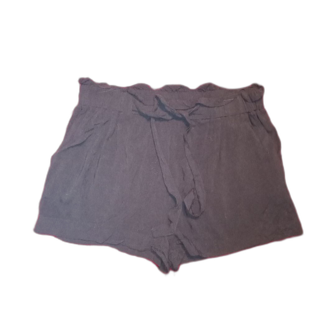 Forever 21 Black Paper Bag Waist Shorts Size Large
